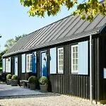 Сasa de vacaciones Architect House With Pool Near Tisvilde *