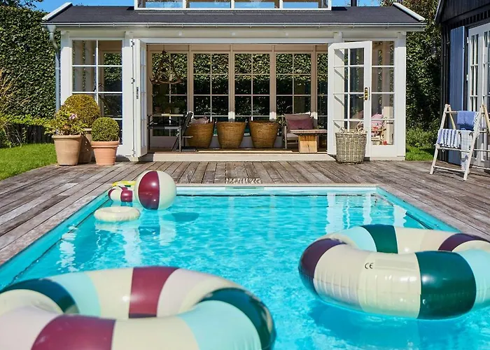 Holiday home Architect House With Pool Near *