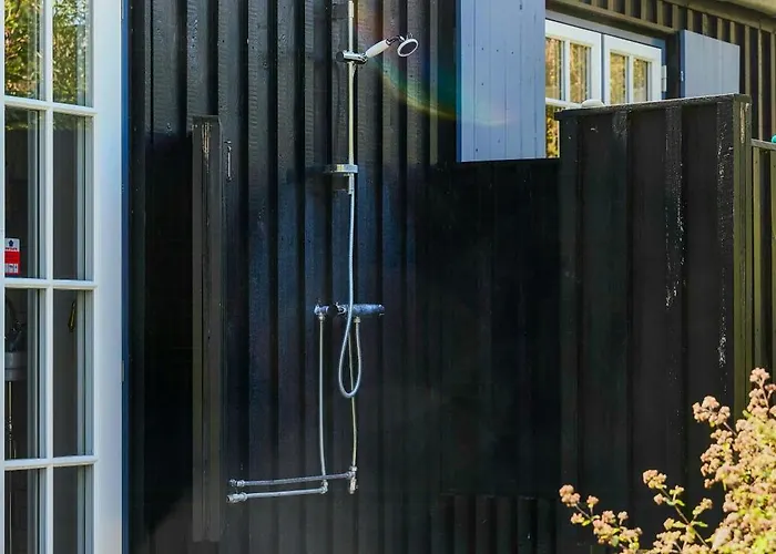 Architect House With Pool Near *